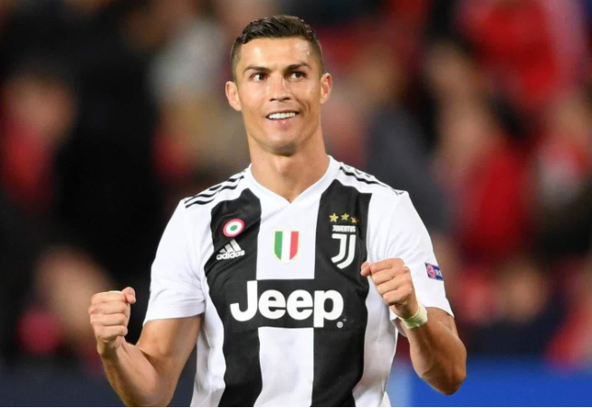 意天空：迪乌夫在国米逐渐展现影响力，或成邓弗里斯合适替补（意天空：迪乌夫在国米愈发抢眼，有望出任邓弗里斯的理想替补）