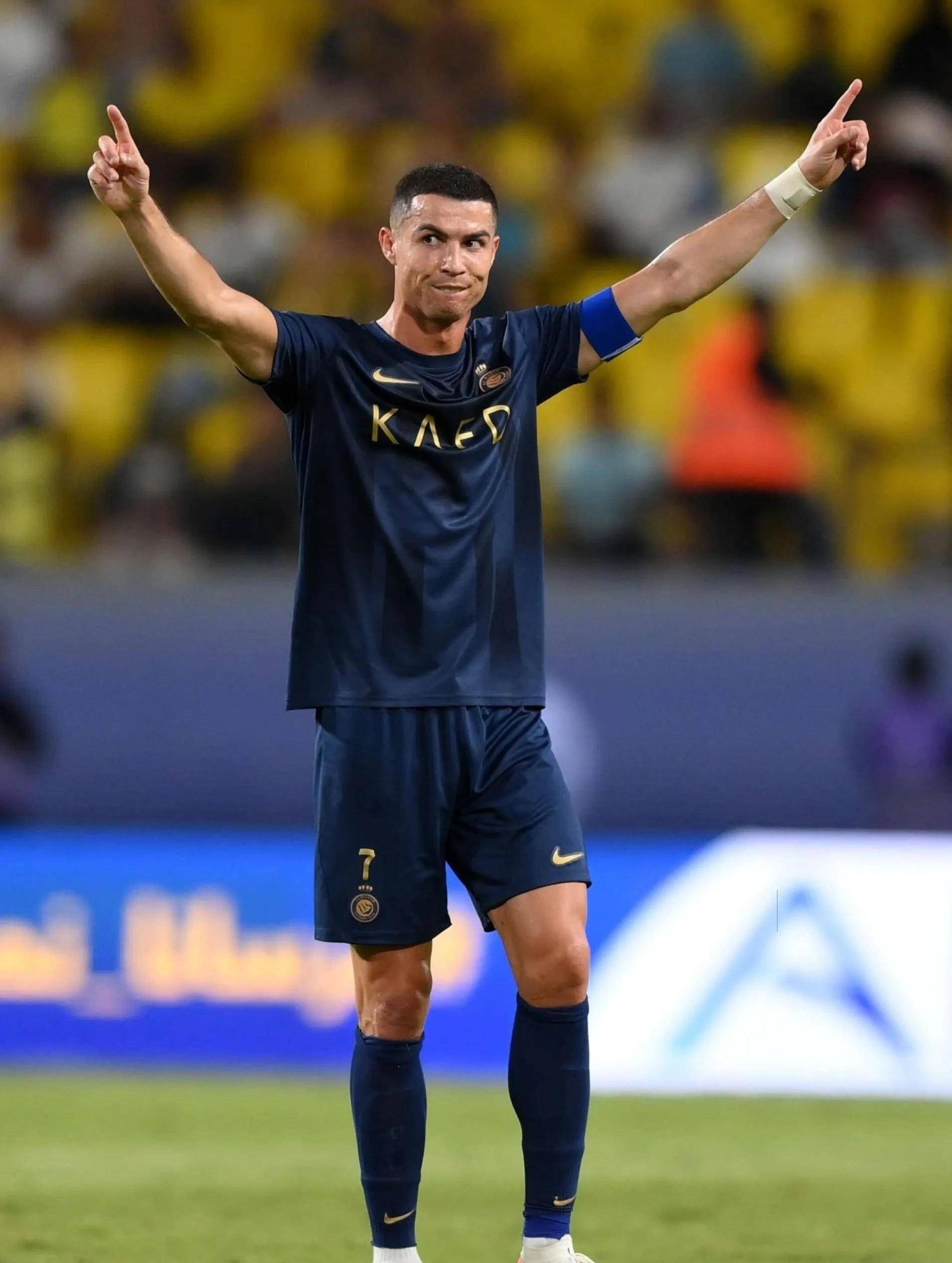 沙媒：利雅得胜利有意克里斯滕森，已与他接触尝试说服其加盟（沙媒：利雅得胜利盯上克里斯滕森，已接触并力劝加盟）