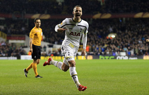 欧冠比赛战术分析：尤文图斯防守策略,（尤文图斯在欧冠的防守部署与战术解读）