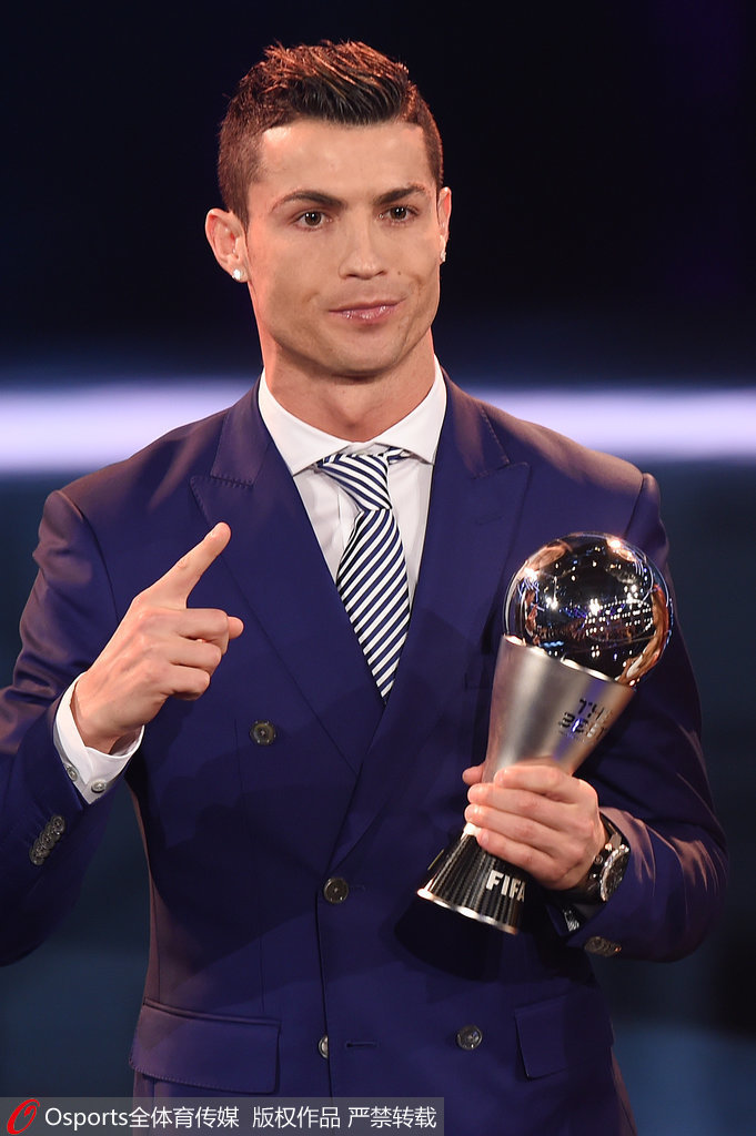 英媒：伯恩茅斯有意冬窗引进阿克，水晶宫同样关注这名荷兰国脚（英媒：伯恩茅斯计划冬窗求购阿克，水晶宫也在关注这名荷兰国脚）