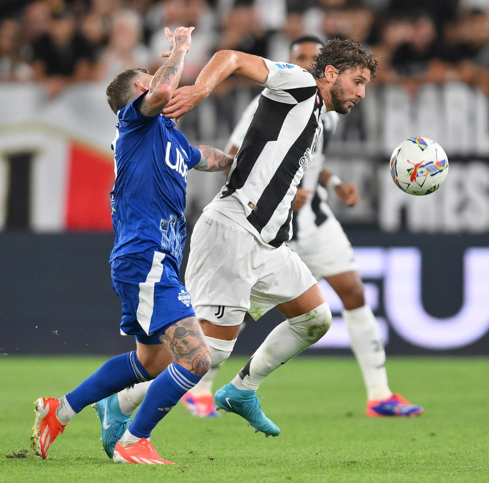 拉菲尼亚金球第五是否不公平？莱万：其实这些排名不能太当真（拉菲尼亚金球第5合理吗？莱万：别太在意这些排名）