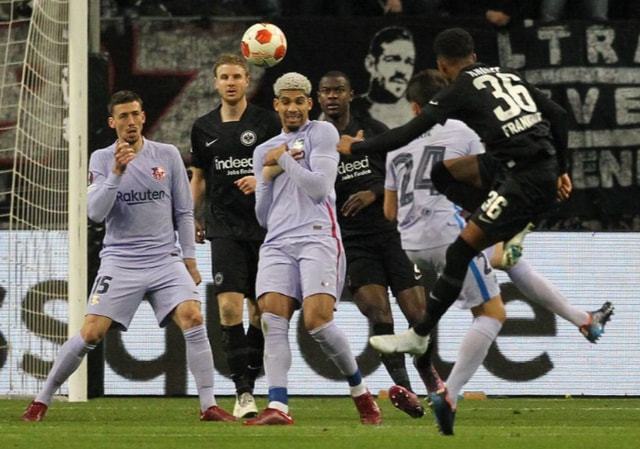 米体：尤文有意托纳利，但需要先卖人或将戴维纳入交易中（米兰体育报称：尤文想签托纳利，须先出售球员或把戴维作为交易筹码）