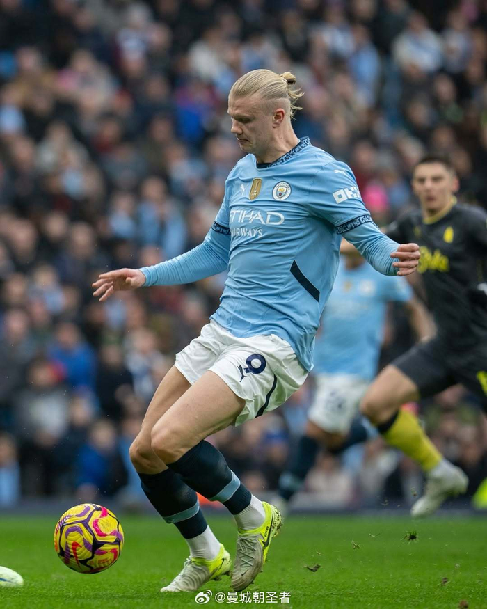 里昂15岁潜力中锋泽科维奇：崇拜哈兰德和DV9的左脚射手（里昂15岁中锋新星泽科维奇：左脚杀手，偶像哈兰德与DV9）