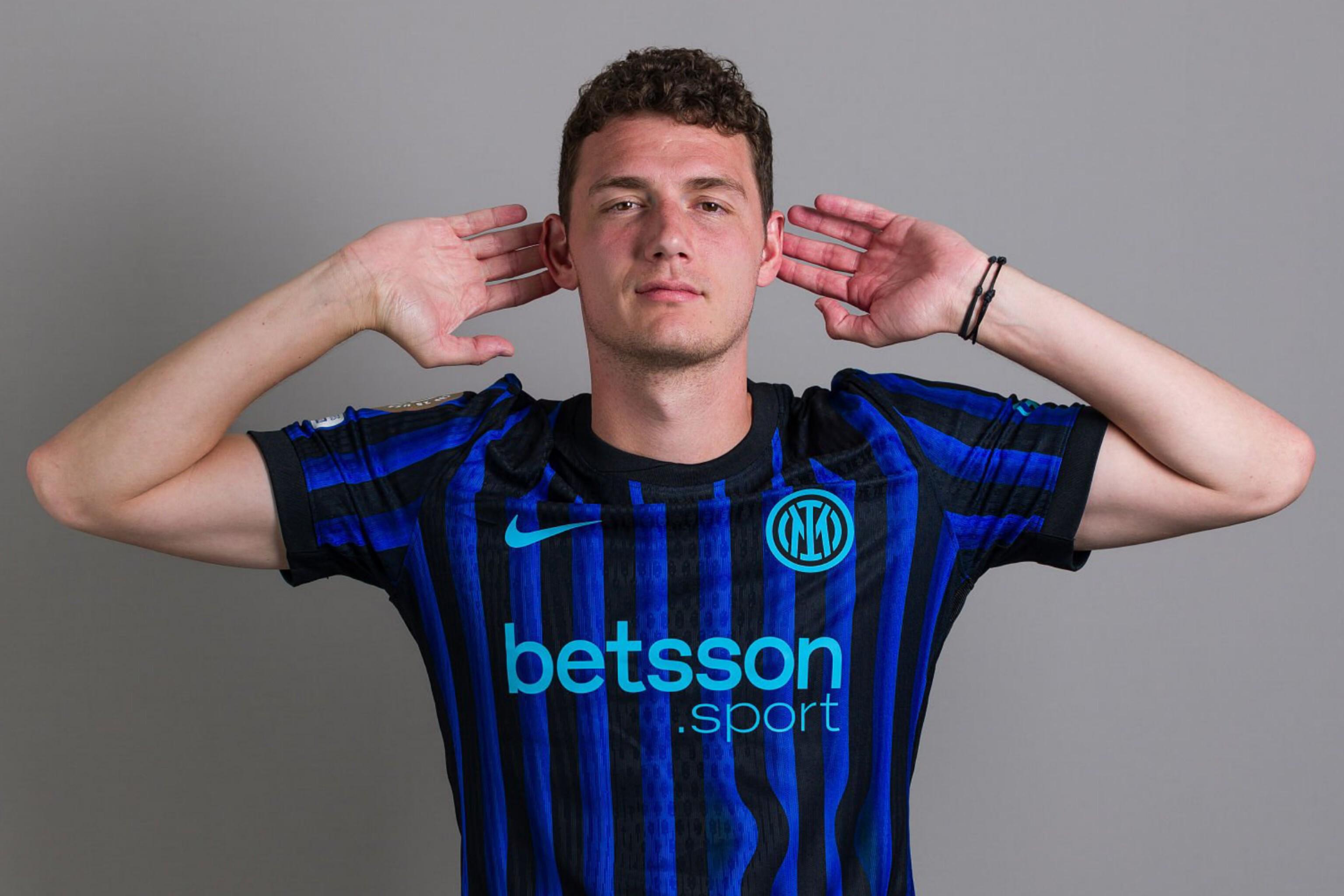 西甲前瞻：西班牙人三连胜延续黑马之姿，赫塔菲近四轮三负（西甲前瞻：西班牙人豪取三连胜延续黑马气势，赫塔菲近四轮三负）