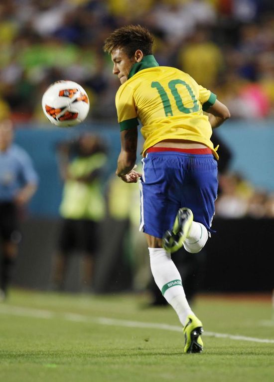 如何打造一脚传球的稳定性？（怎样练就稳定的一脚传球？）