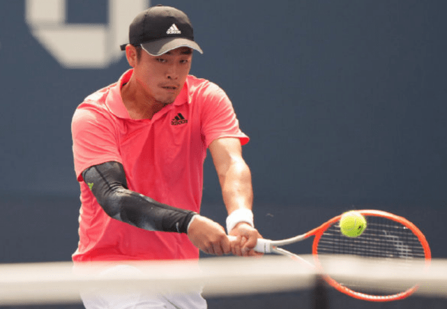 她在比赛中 她在比赛中